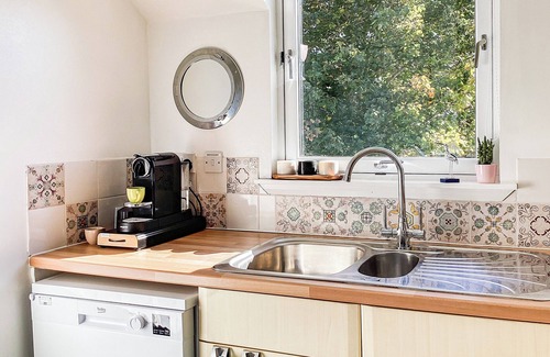 Nairn Cottage | Taigh na Tunnagan is a two bedroom apartment in the seaside town of Nairn.
