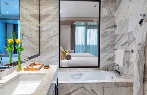 Jumeirah Lake Towers Hotel | Taj Jumeirah Lakes Towers