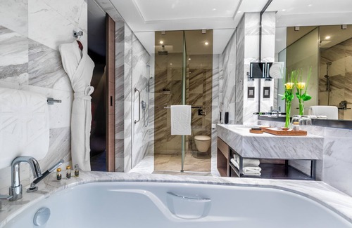 Jumeirah Lake Towers Hotel | Taj Jumeirah Lakes Towers