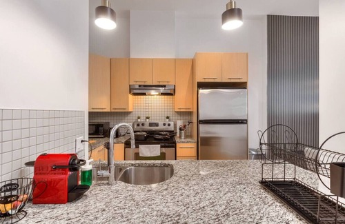 Plateau Mont Royal Apartment | Take a break in a modern loft on the plateau