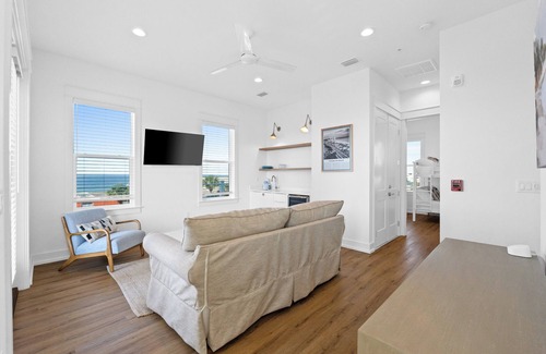 Silver Sands Beach Apartment | Take it Easy by Book That Condo
