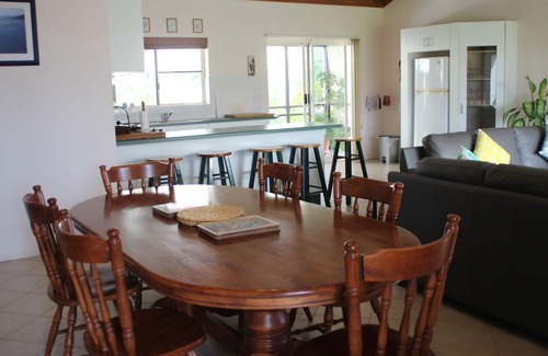 Hideaway Bay House | Take time out at Hideaway Bay