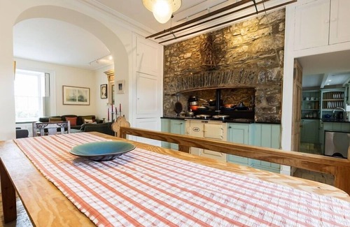 Newport House | Take your foot off the pedal for a moment and bring the family together for a proper beach holiday.