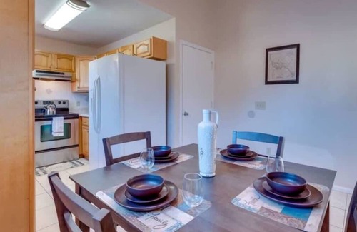 Savannah House | Talahi Island, Deck on the Marsh-Savannah Charmer