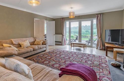Llandeilo House | Taliaris Isaf
