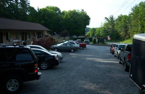 Lake George Hotel | Tall Pines Motel