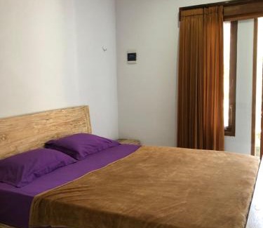 Dyanapura House | Taman Magendre Homestay