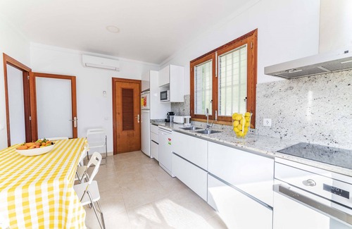 Alcudia Ski Chalet | TAMARELLS House only 100m from the beach of Alcudia