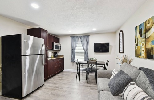 Bearss Plaza House | Tampa Retreat – Perfect Location
