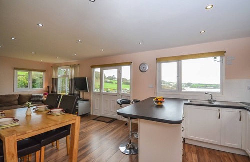Marianglas Cottage | Tan Dinas Lodge - a scandinavian lodge that sleeps 4 guests in 2 bedrooms