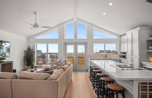 Sand Point Apartment | Tan Lines and Fine Wines