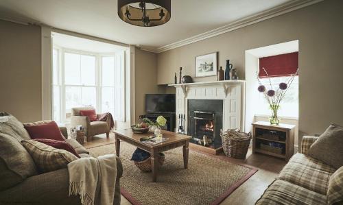 Llanelltyd House | Tan Llan