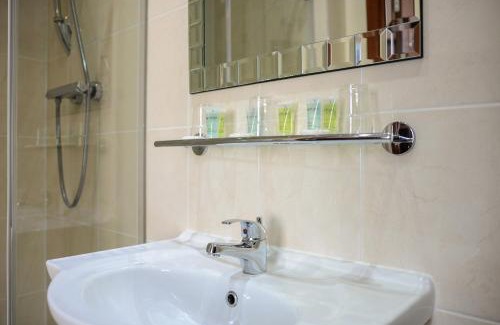 Adamsdown House | Tanes Hotel