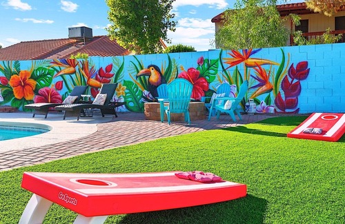Chandler House | Tank Tops & Flip Flops! Tropical Backyard!