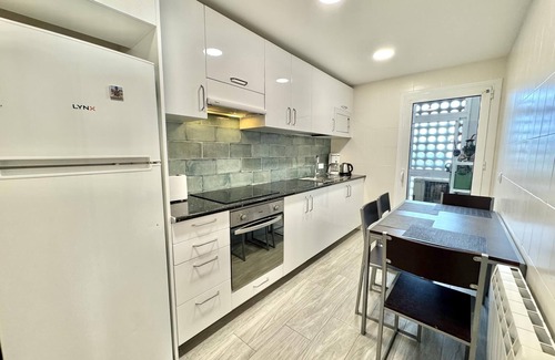 Roses Town Center Apartment | TAR. Roses center, 300m from the beach
