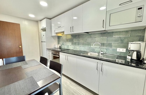 Roses Town Center Apartment | TAR. Roses center, 300m from the beach