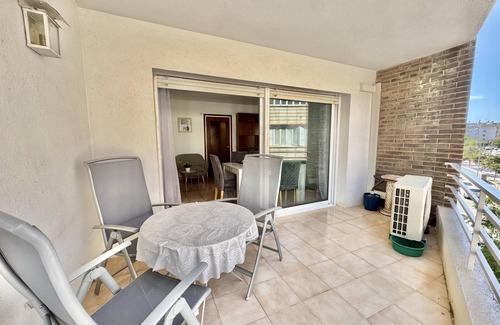 Roses Town Center Apartment | TAR. Roses center, 300m from the beach
