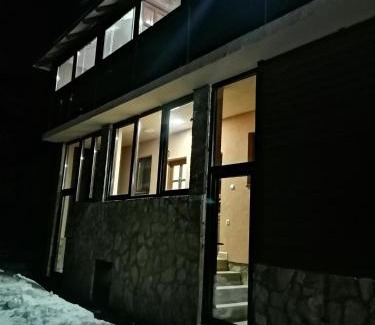 Kremna House | Tara Bozic Apartmani