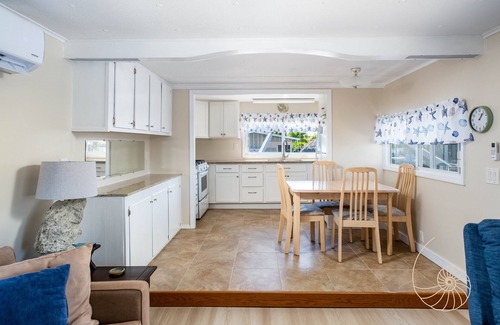Key Largo Village House | Tarpon Basin Breeze ~ Quaint 2 Bed, 1.5 Bath Canal Home in Key Largo