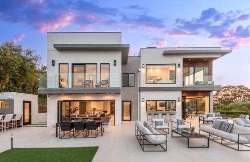 Tarzana House | Tarzana Mansion - Unparalleled Luxury and Elegance