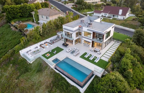 Tarzana House | Tarzana Mansion - Unparalleled Luxury and Elegance