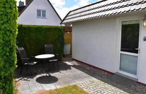 Alt Gaarz Apartment | Tasteful Apartment in Rerik Germany with Garden