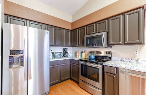 Paradise Valley Village House | Tasteful North Phoenix Pet Friendly Home 8 mins Mayo Clinic & Desert Ridge Mall