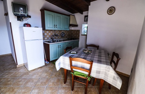 Lampedusa House | Tastefully furnished house with garden and a few steps from the sea.