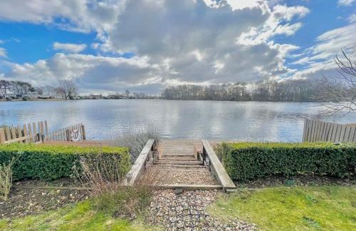 Tattershall Resort | Tattershall lakes country park, Lakeside Lodge, hot tub, private garden and private fishing pitch