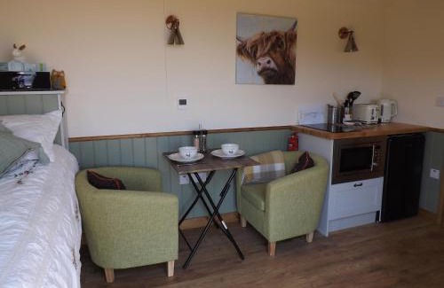 Crediton House | Tawny