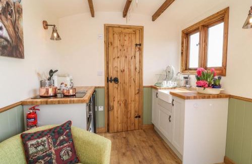 Crediton House | Tawny