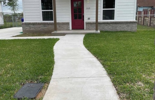 East Riverside House | TAYLOR PLACE-5 Minutes to Silos & Baylor