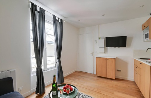 Quartier du Mail Apartment | TBS 16 - Elegant studio in Montorgueil district