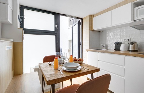 2nd Arrondissement Apartment | TBS 72 - Bright studio near the Marais district