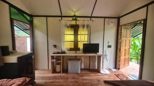 Krabi Hotel | Tee Bungalow in the jungle