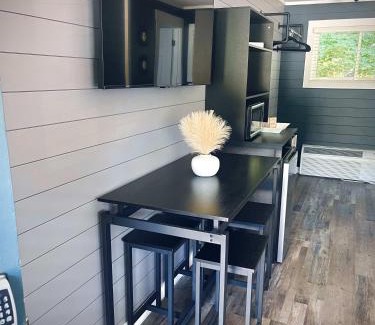 Roscommon Apartment | TeePee Room 10-Newly Renovated