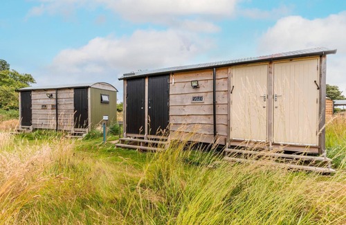 Trunch Cabin | Teeswater | a cosy space for couples seeking a glamping holiday in North Norfolk