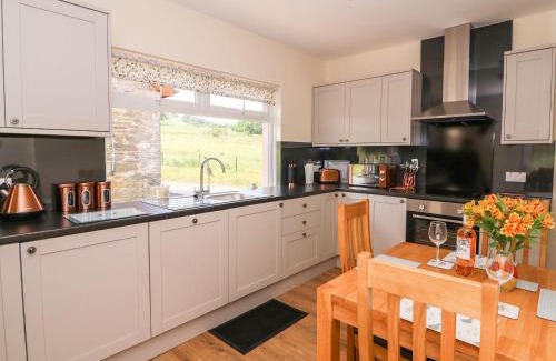 Rhayader House | Tegfan Bungalow