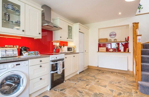 Tan-y-groes Cottage | Teifi, Holiday Cottage Penwern Fach, Cenarth, Sleeps 5, 2 bedrooms, bathrooms