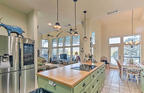 Temple House | Temple Lakefront Hideaway: 12 Miles to Downtown!