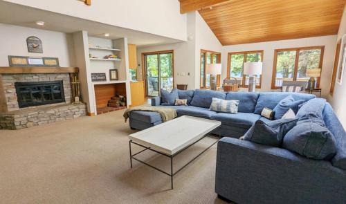 Newbury House | Temples Sunset Harbor