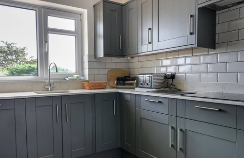 Charmouth House | TEMPLEWOOD, family friendly, country holiday cottage in Charmouth