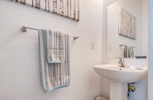 Halton Regional Municipality House | "Temporary Tranquility Awaits: 3-Bedroom Townhome in Milton, Ontario