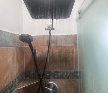 Royal Poinciana Apartment | Tempurpedic Queen - Laundry, Parking & EV Charger