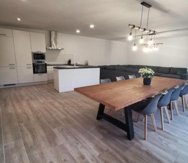 Hoeselt House | Ten Velde - vakantiewoning 12 personen - sauna - bubbelbad