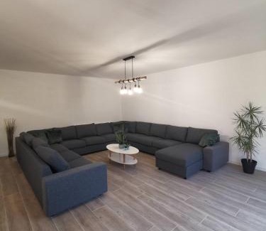 Hoeselt House | Ten Velde - vakantiewoning 12 personen - sauna - bubbelbad