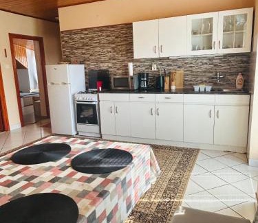 Ordacsehi Apartment | Tennis House with Balcony
