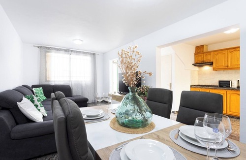 Buenavista del Norte Ski Chalet | TenoHomes Cozy Family Home with Solarium & Terrace
