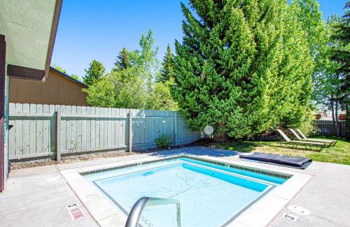 Teton Village Apartment | Tensleep B11