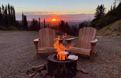 Santa Rosa RV Rental | Tentrr Signature Site - Mystic Mountain Petrified Camp